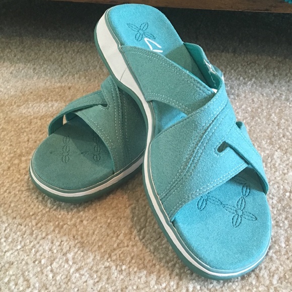clarks teal sandals